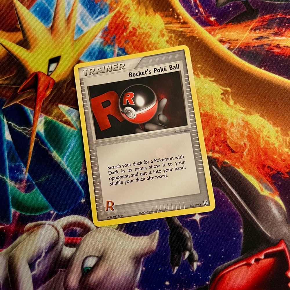 Pokemon Rocket's Poke Ball EX Team Rocket Returns non Holo card 2004